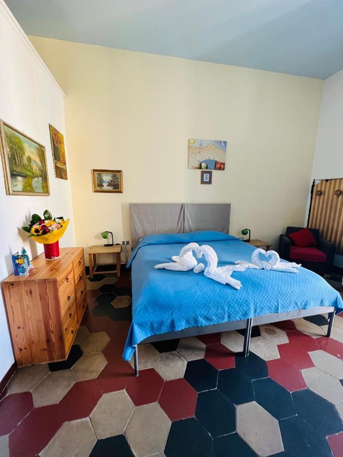 B&B Galileo Galilei กาแซร์ตา ภายนอก รูปภาพ